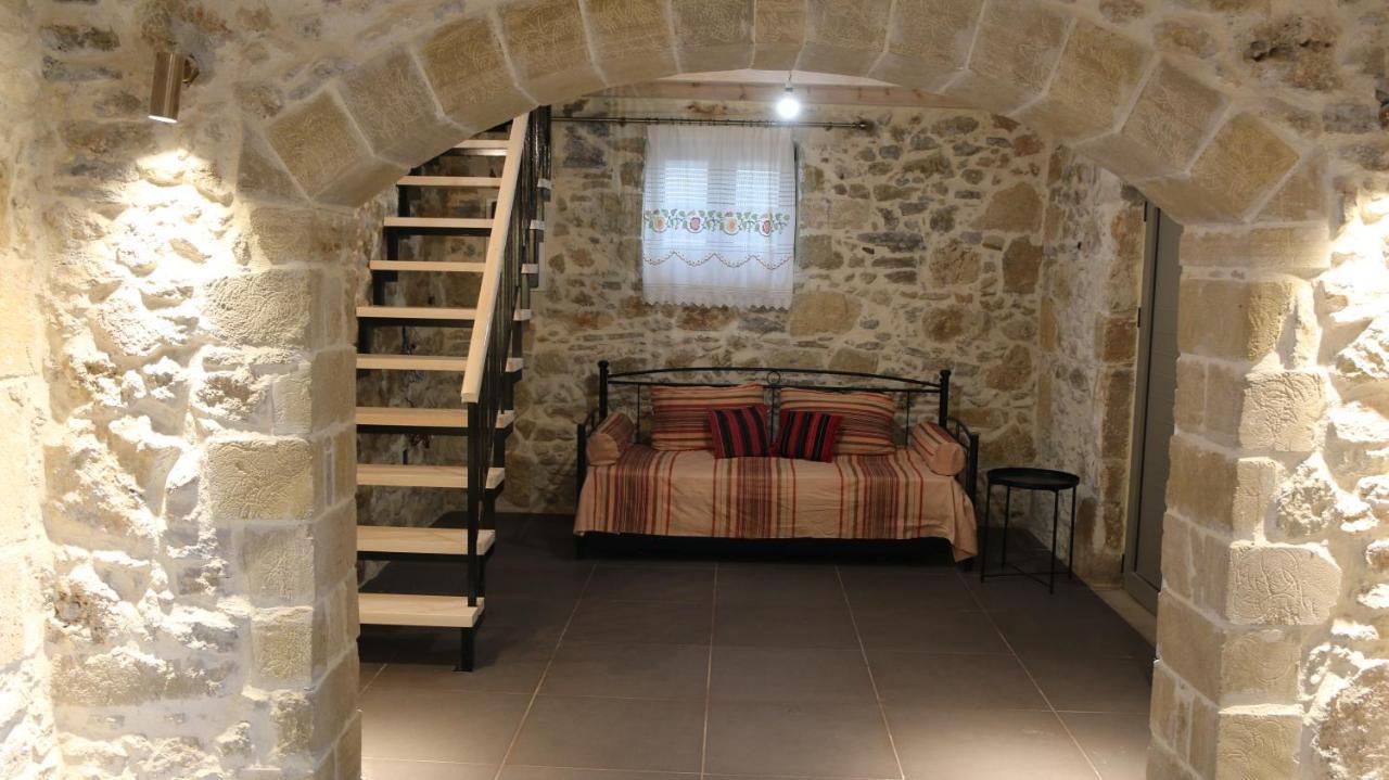 Mouri Village Aikirgiannis エクステリア 写真