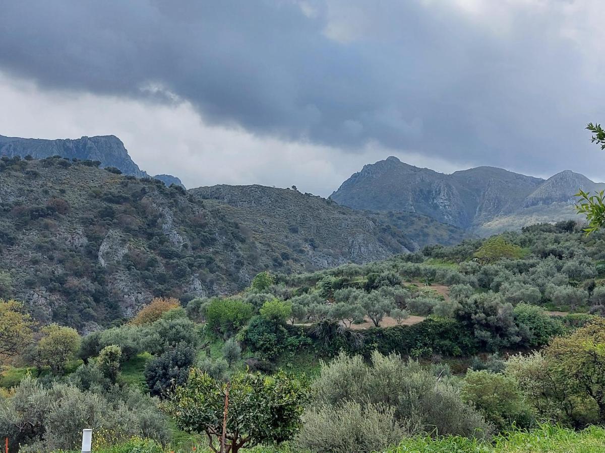 Mouri Village Aikirgiannis エクステリア 写真