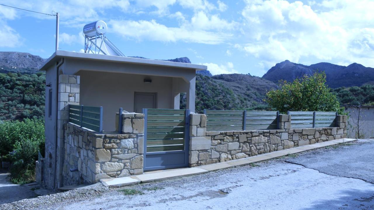 Mouri Village Aikirgiannis エクステリア 写真